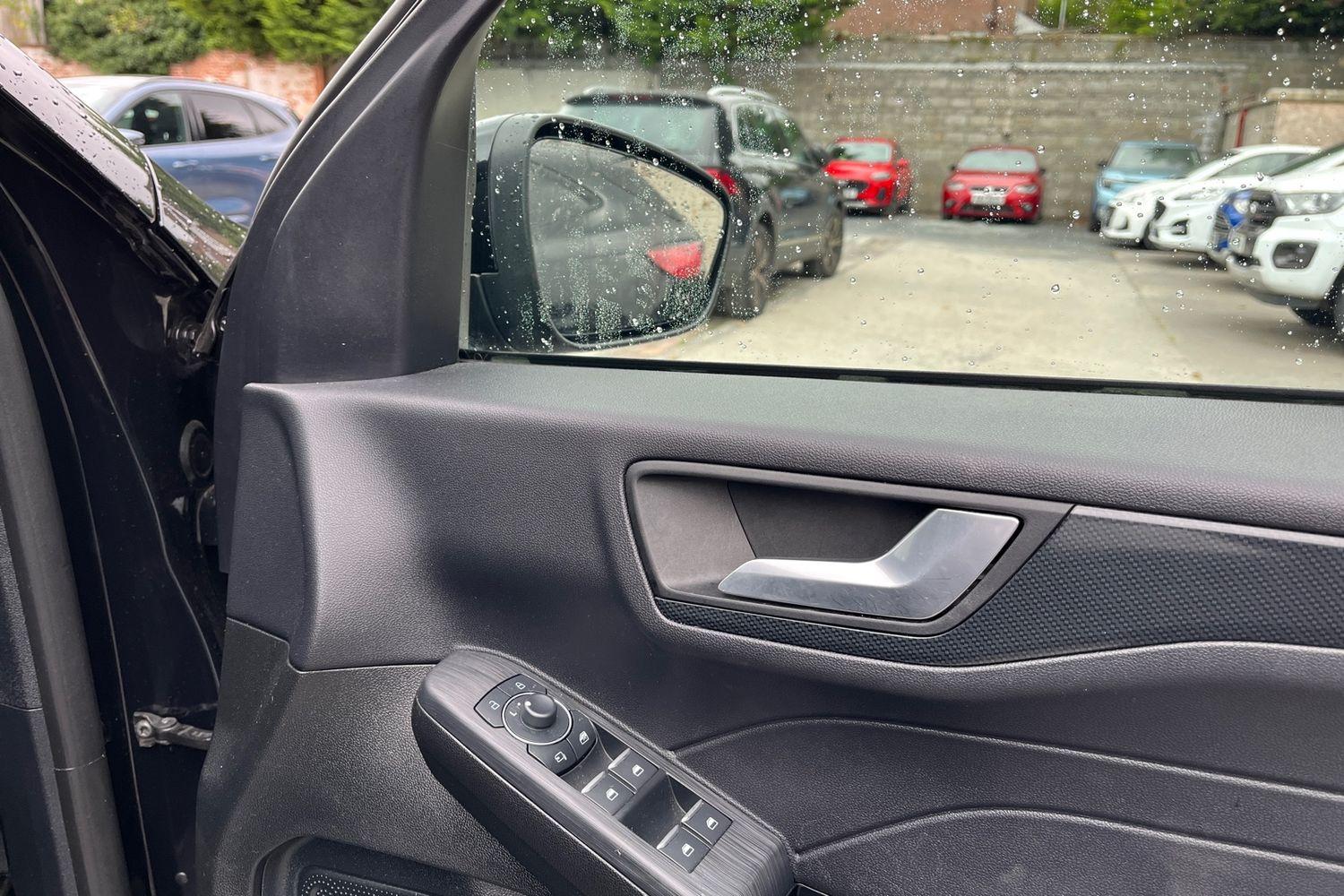 Ford KUGA Photo 25