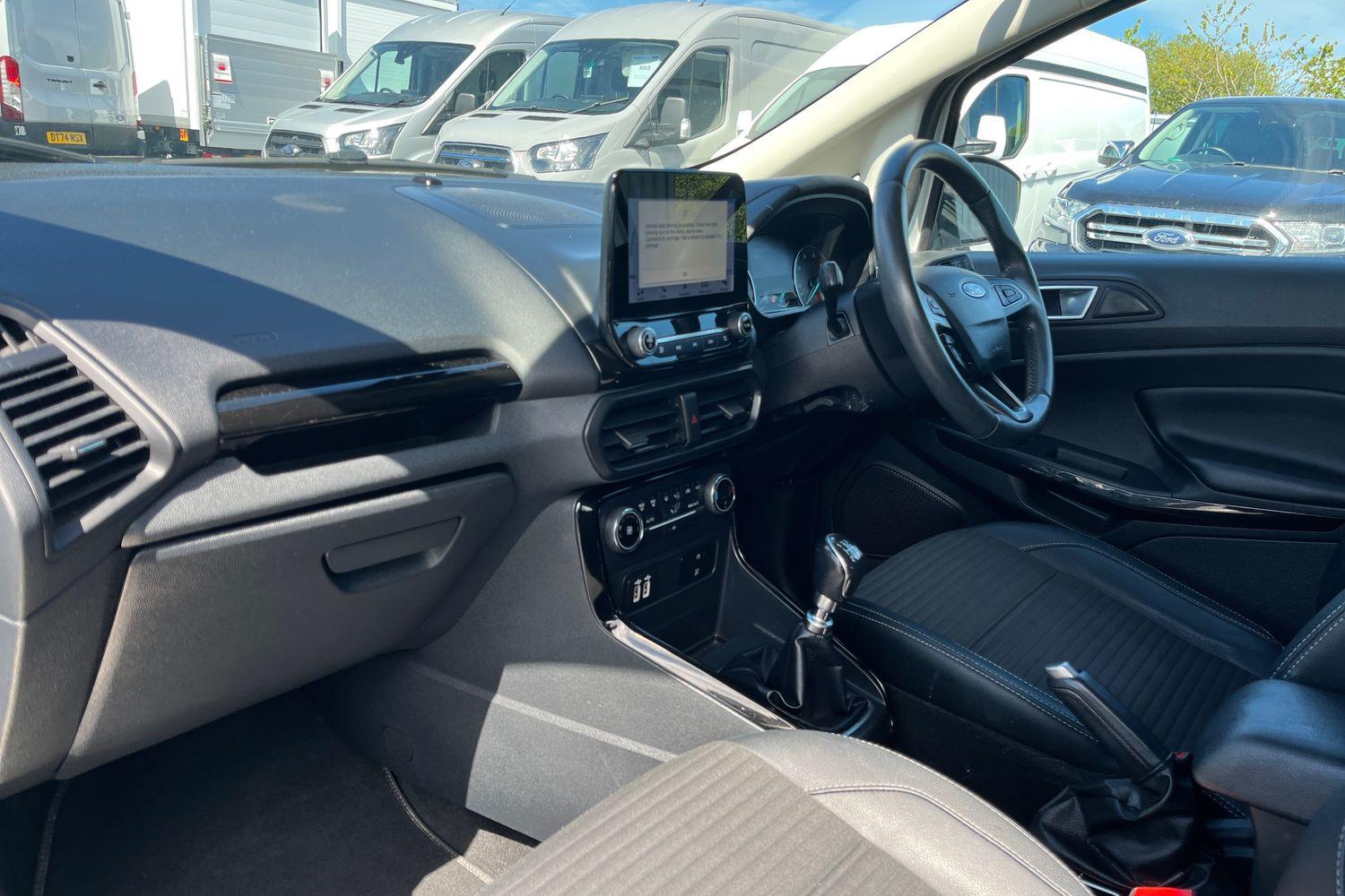 Ford ECOSPORT Photo 17