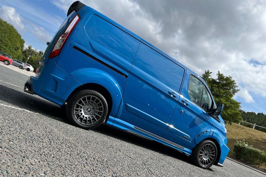 Ford TRANSIT CUSTOM Photo autoimg-45d3ab29f91eaa5a59f8c7e85e0038f1fdc10dc9.jpg