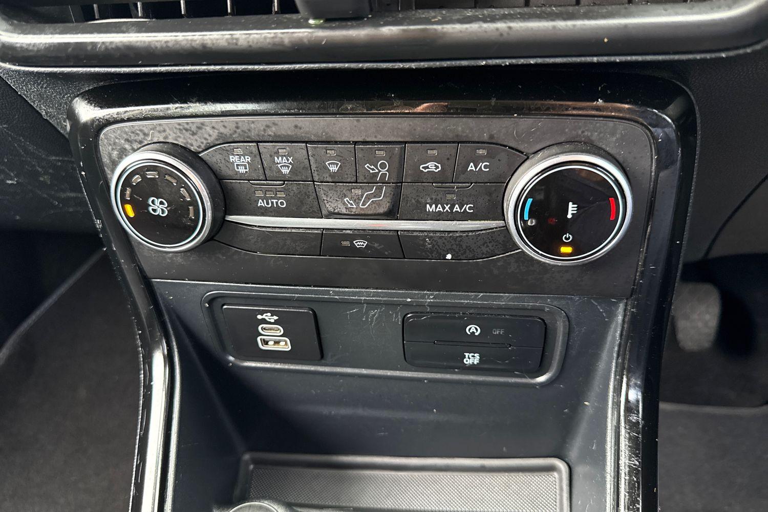 Ford ECOSPORT Photo 29