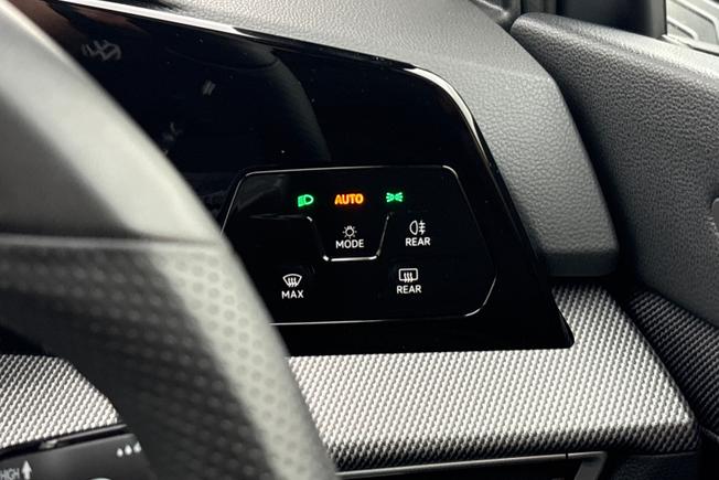 VOLKSWAGEN Golf Photo 21