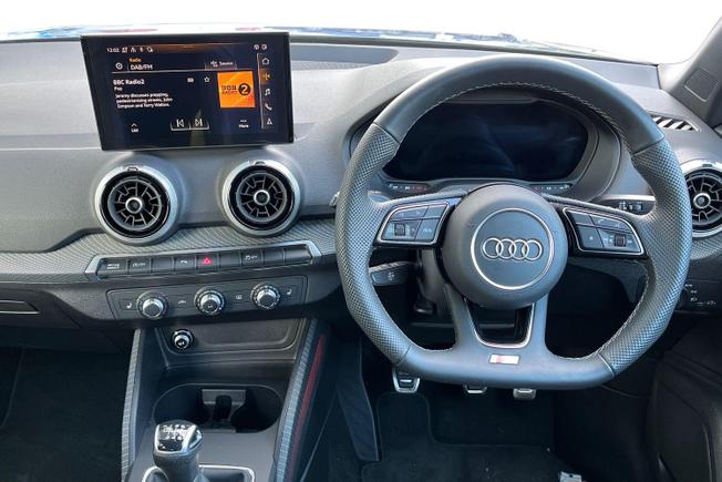 AUDI Q2 Photo 12