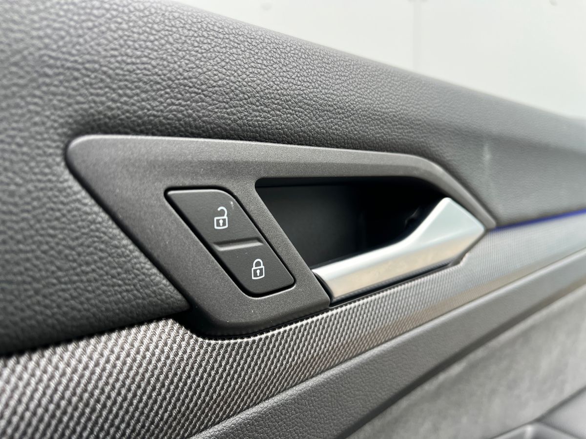 Volkswagen Golf Photo autoimg-45dee699095b2dcc61c1fb35f4f5ecf655e87147.jpg