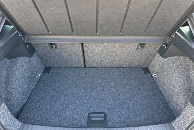 SEAT Ibiza Photo 12