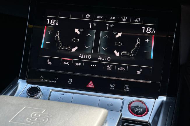 AUDI E-Tron S Photo 30