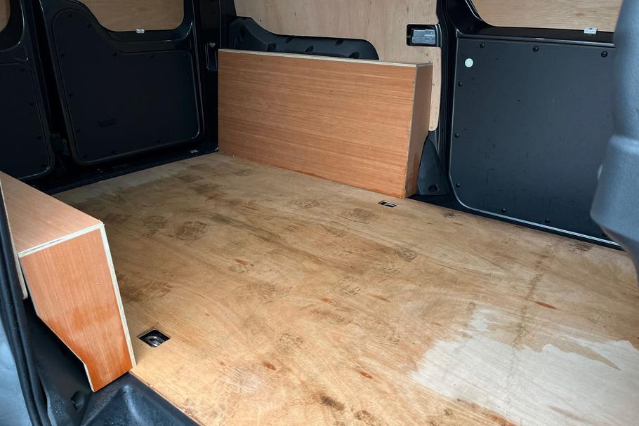 Used FORD TRANSIT CONNECT WV75YMD 4