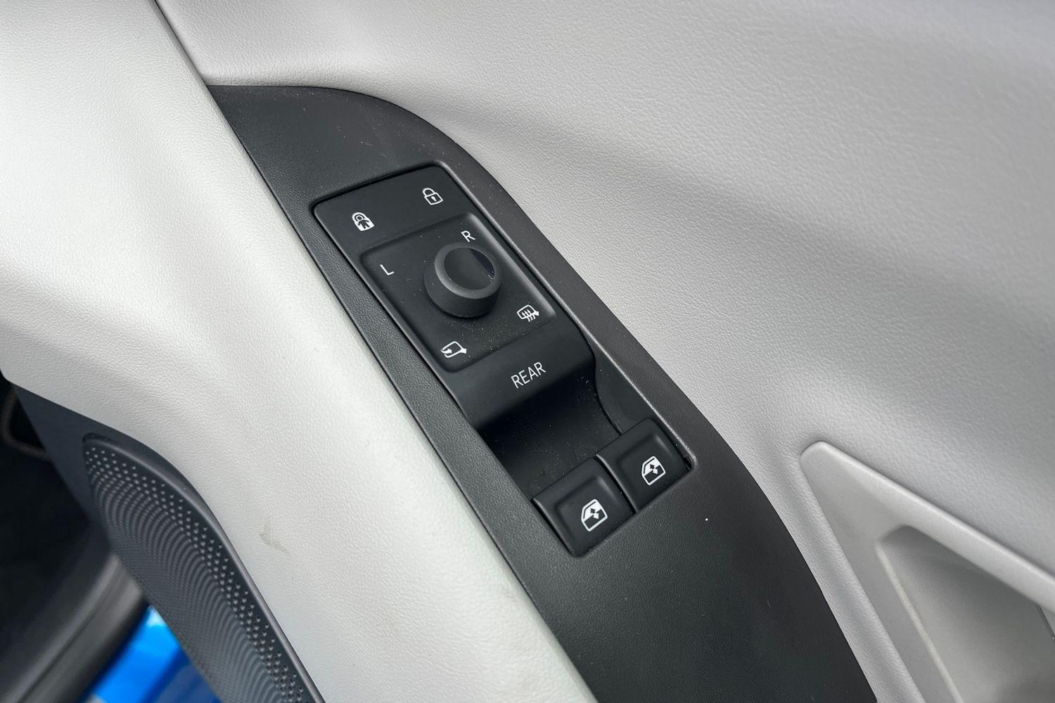 Ford Explorer Photo 15