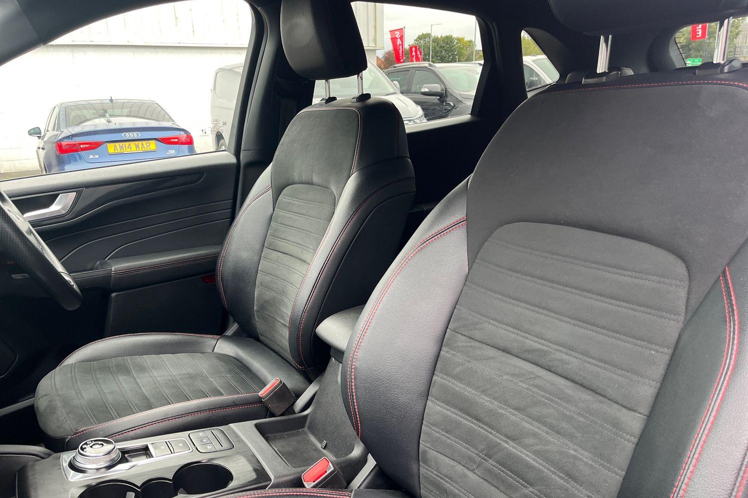 Ford KUGA Photo 18
