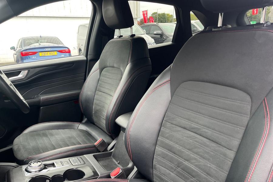 Ford KUGA Photo autoimg-45e7381eeb16b5512f1b542da9b5132c9522f449.jpg