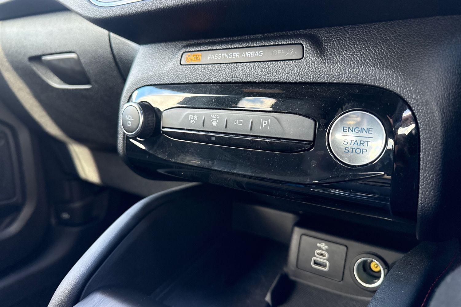 Ford KUGA Photo 28