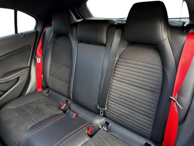 Mercedes-Benz A Class Photo 9