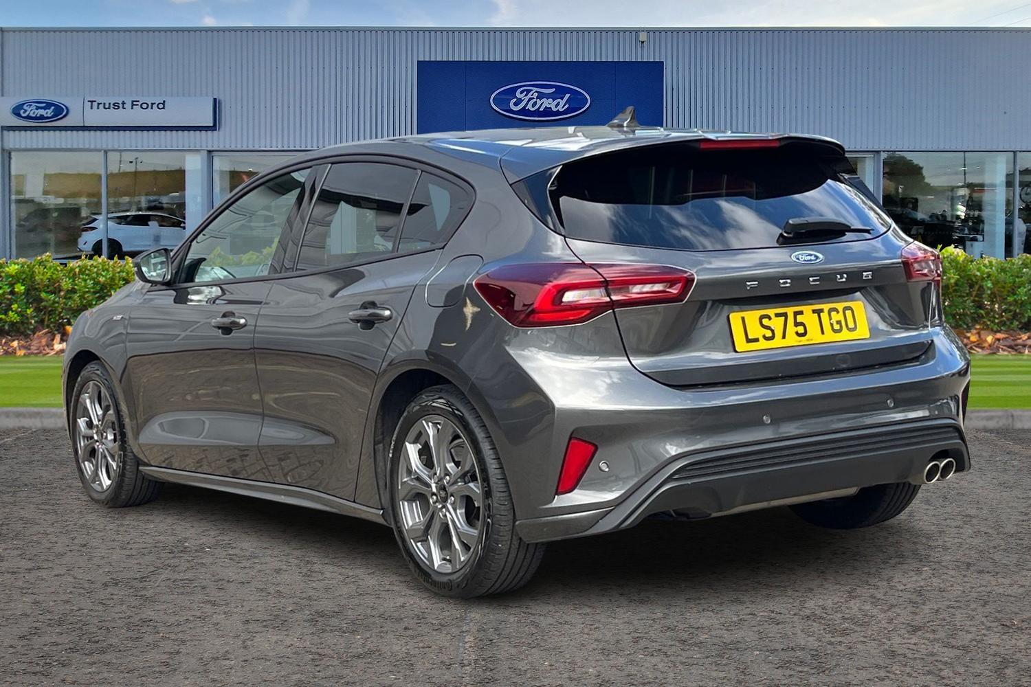 Ford Focus Photo 1