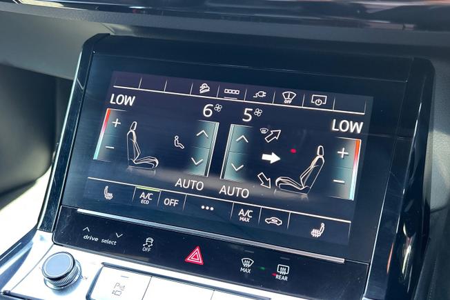 Audi e-tron S Photo 57