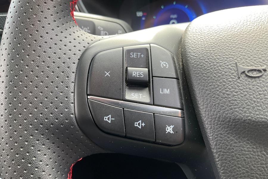 Ford KUGA Photo autoimg-45f07b588dcd36c2997a57ce19196bf6e825da1c.jpg