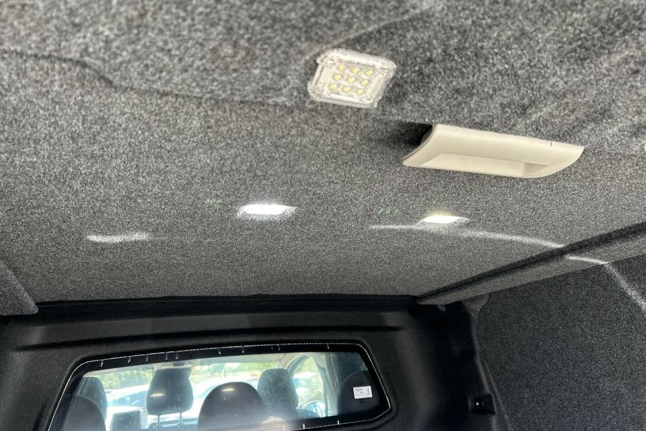Used Ford TRANSIT CUSTOM YO25URD 38
