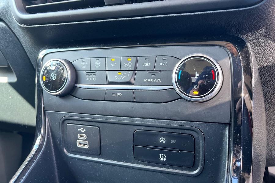 Ford ECOSPORT Photo autoimg-45f848eea79e6d88e6d1b1da2d8d4f5e60f4649a.jpg