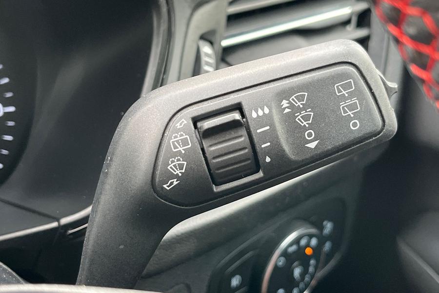 Ford FOCUS Photo autoimg-45ff686ac74a25b872d243c6a88b9cef2e4cf6c6.jpg