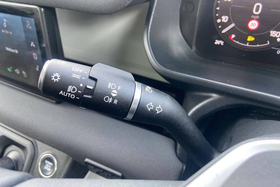 Land Rover DEFENDER Photo autoimg-4609983ae1983125fdee88a3846c340221d6b94a.jpg