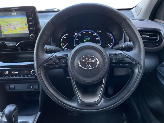 TOYOTA Yaris Cross Photo 11
