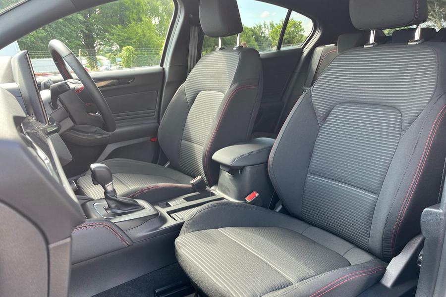Ford FOCUS Photo autoimg-460e170d48b3d52d72676532051d6c4d4995578f.jpg