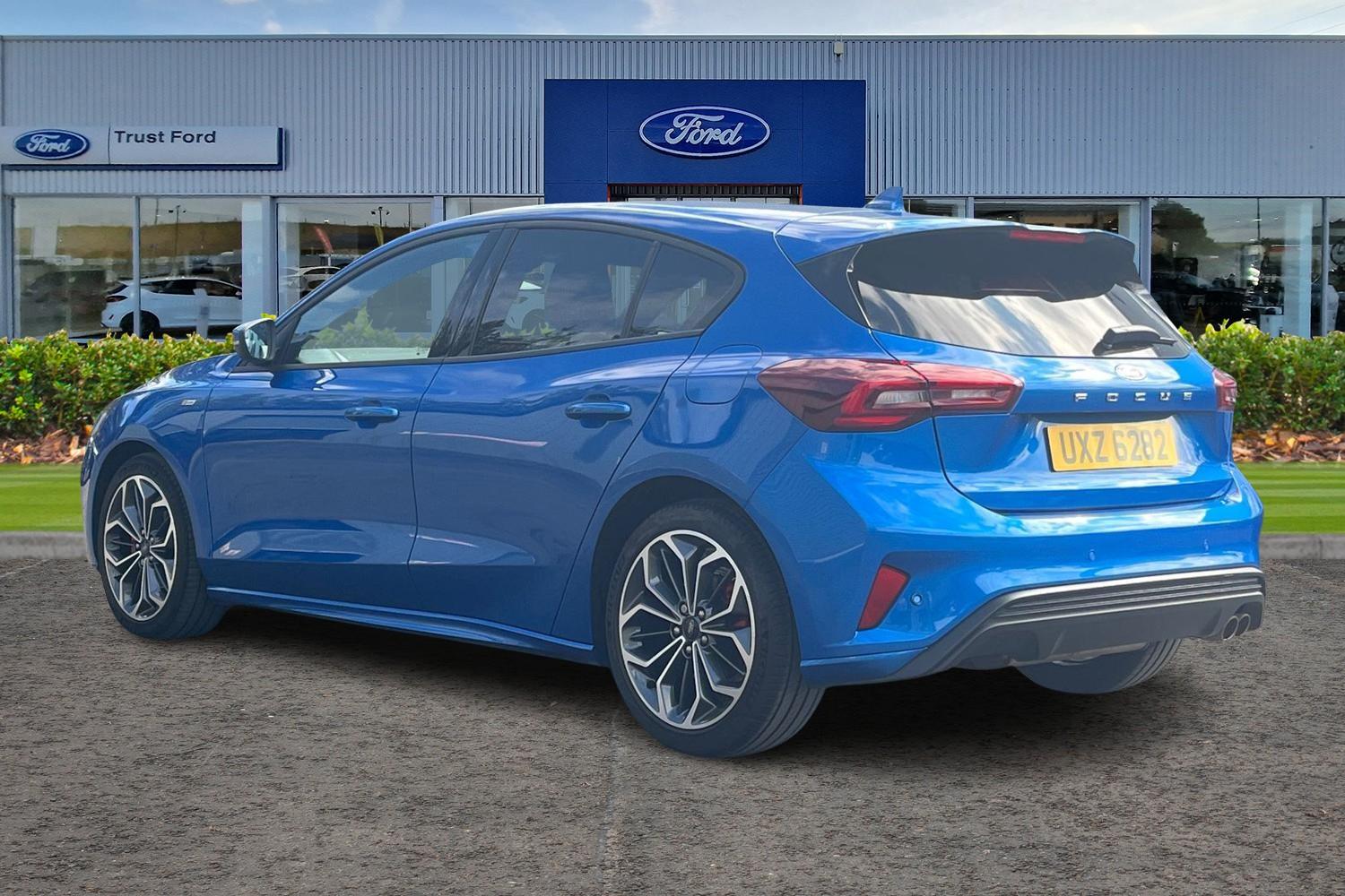 Ford Focus Photo 1