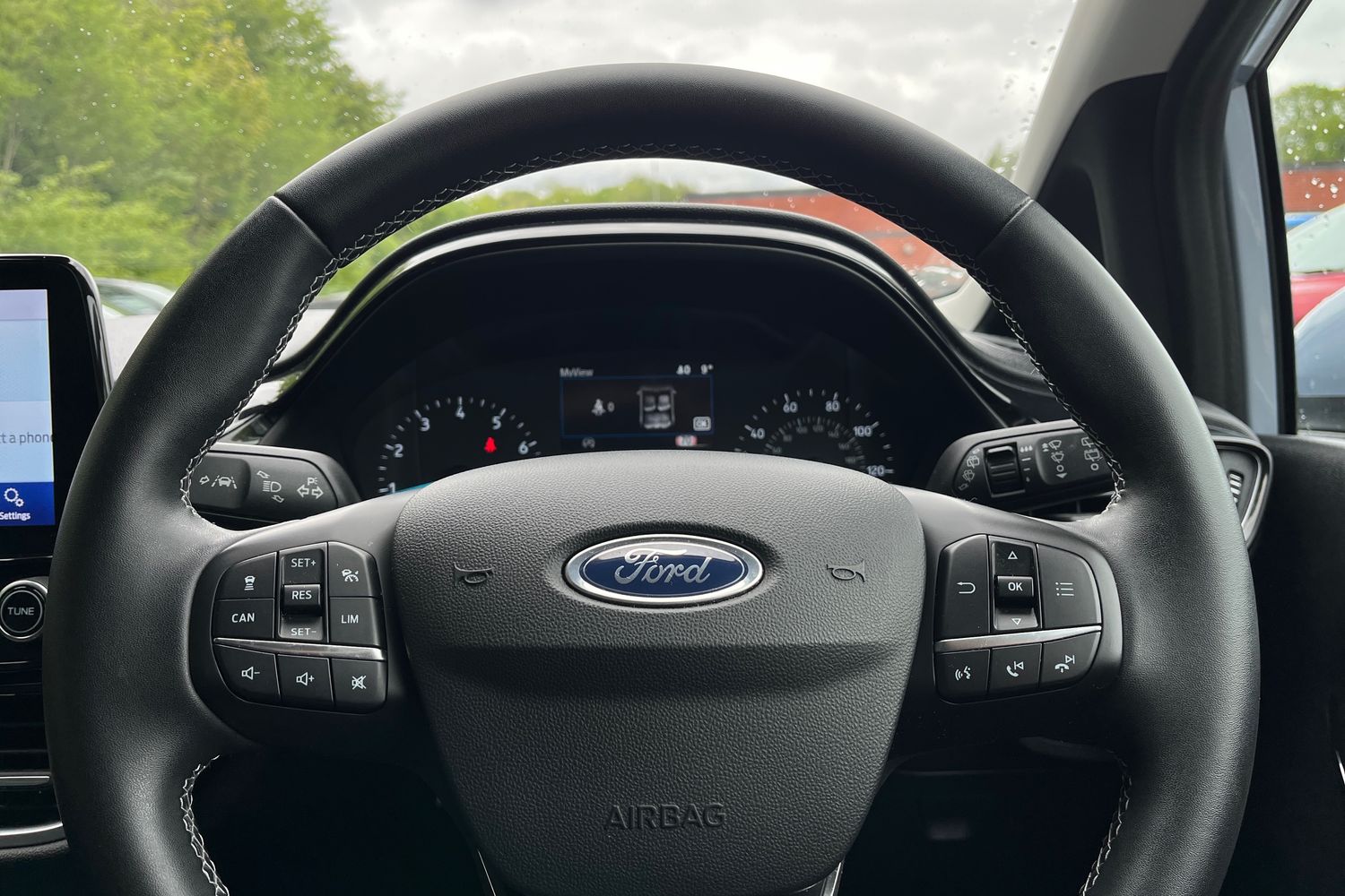 Ford Fiesta Photo 11