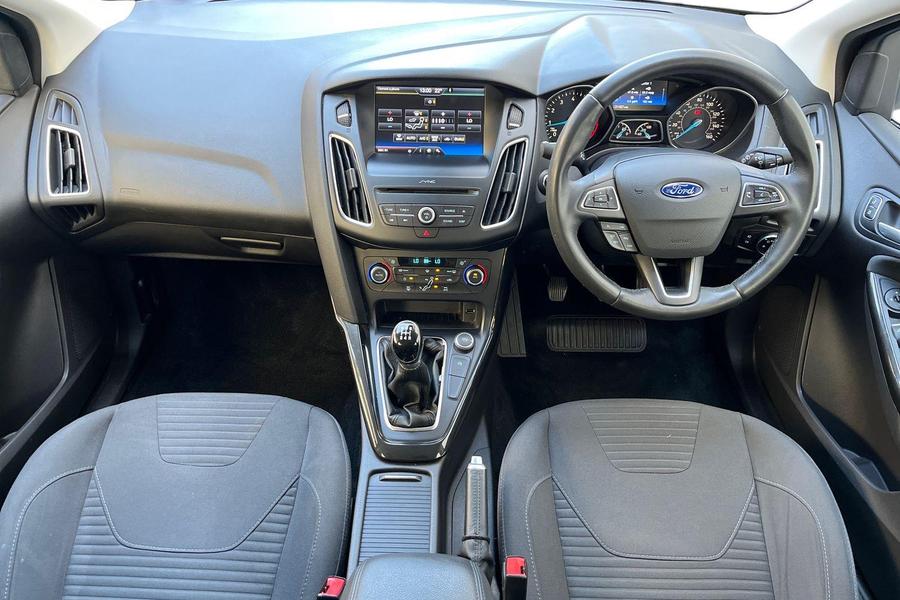 FORD FOCUS Photo autoimg-4619e31e88b3674042f3ac8bac18edcf84129cb4.jpg