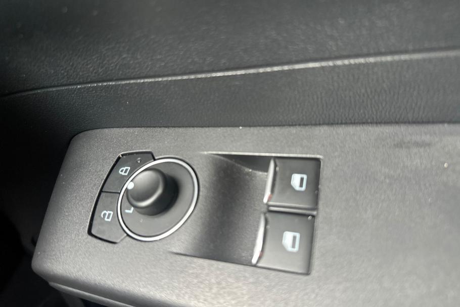 Used FORD TRANSIT COURIER HS24XGT 33