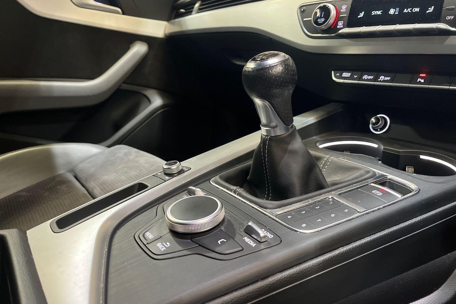 Audi A4 Photo 37