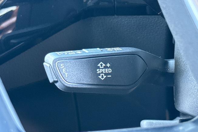 AUDI e-tron Photo 33