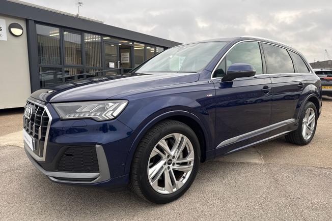 AUDI Q7 Photo 26