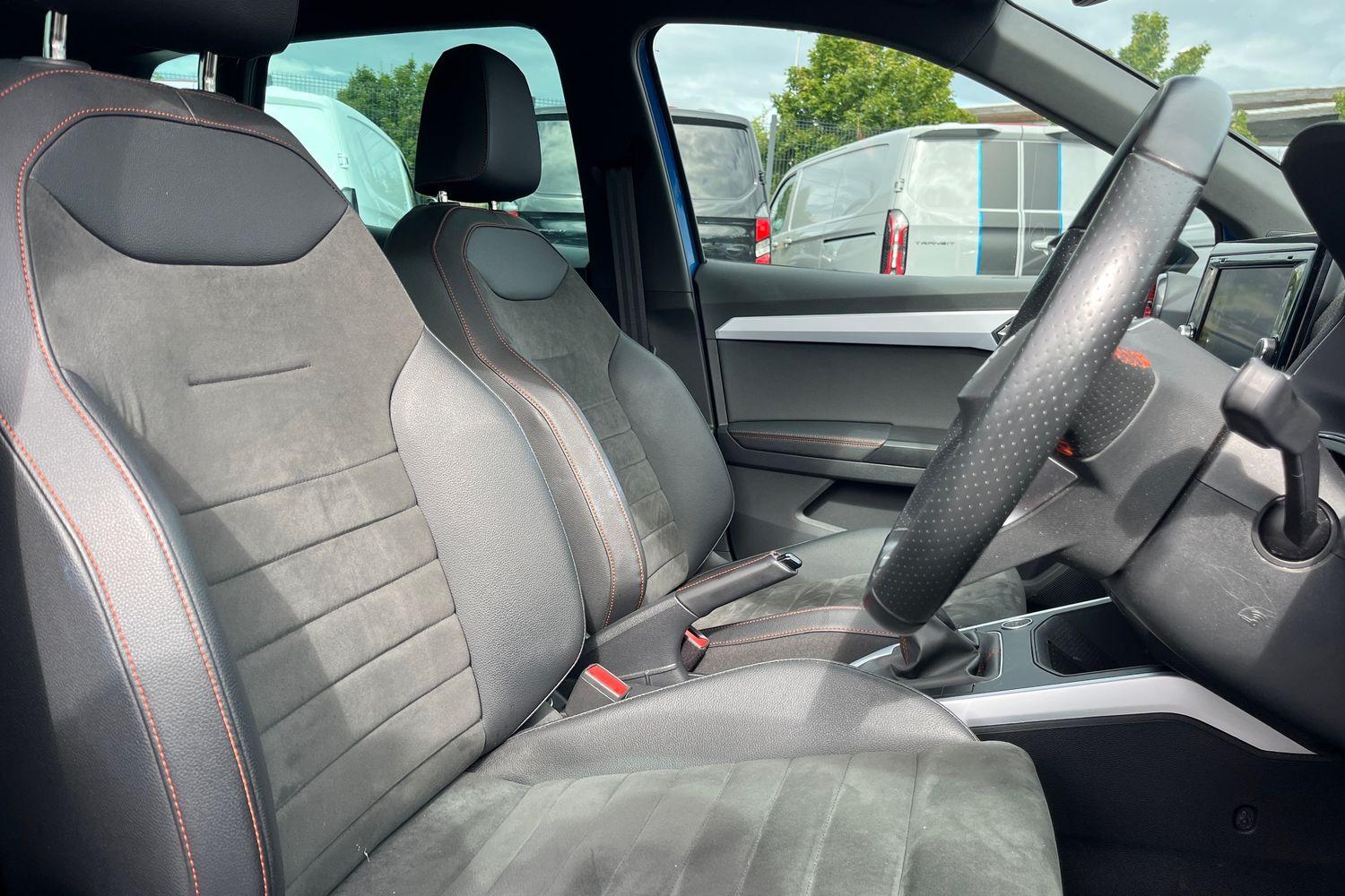 SEAT ARONA Photo 16
