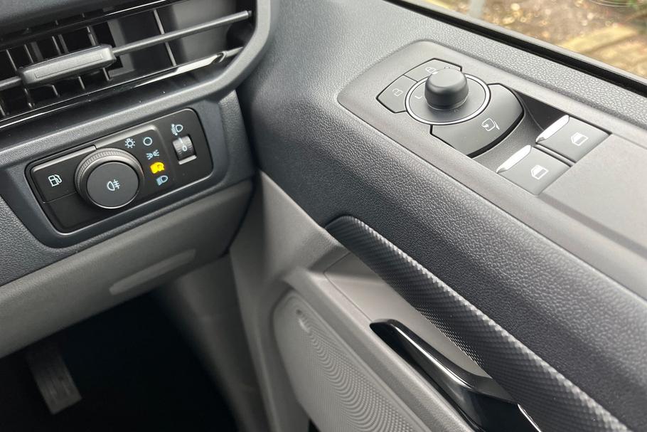 Used Ford TRANSIT CUSTOM LJ75HBO 25