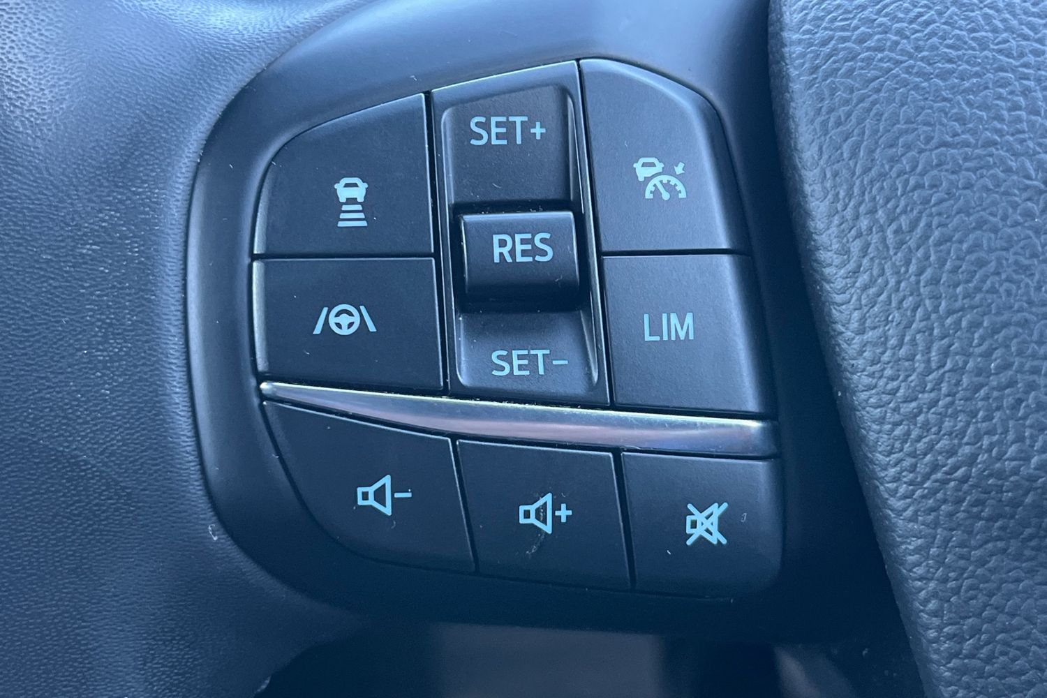 Ford FOCUS Photo 26