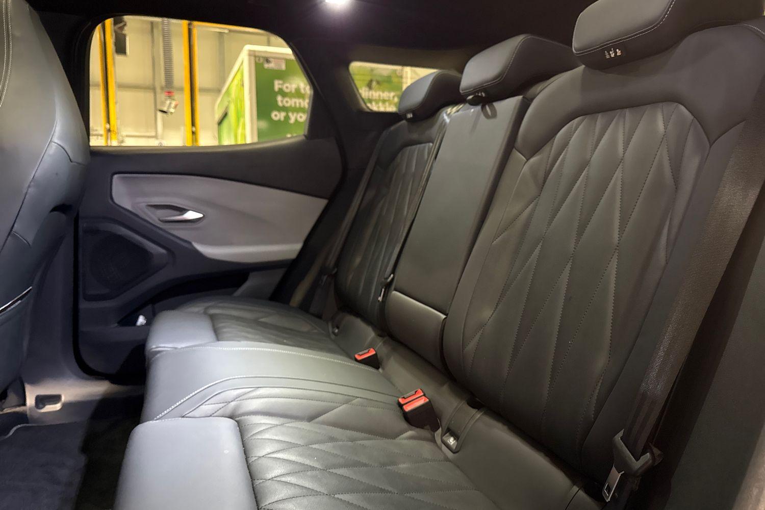 Ford Explorer Photo 19