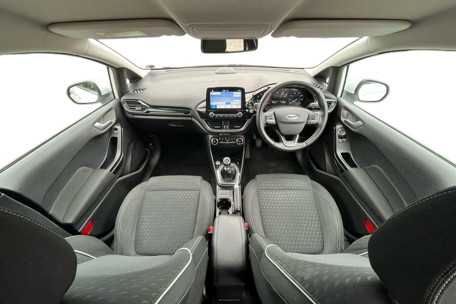 Ford Fiesta Photo 9