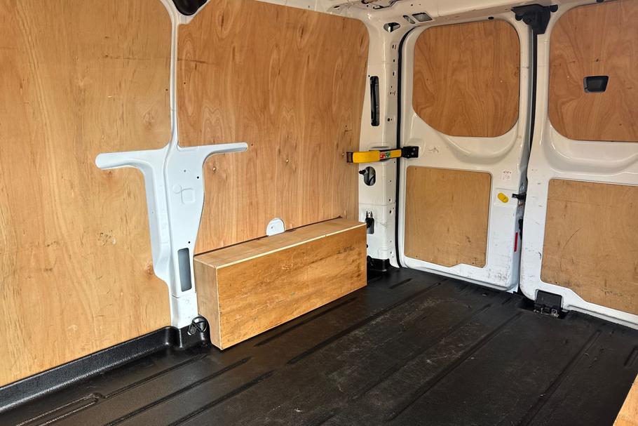 Used FORD TRANSIT CUSTOM BD23KVO 4