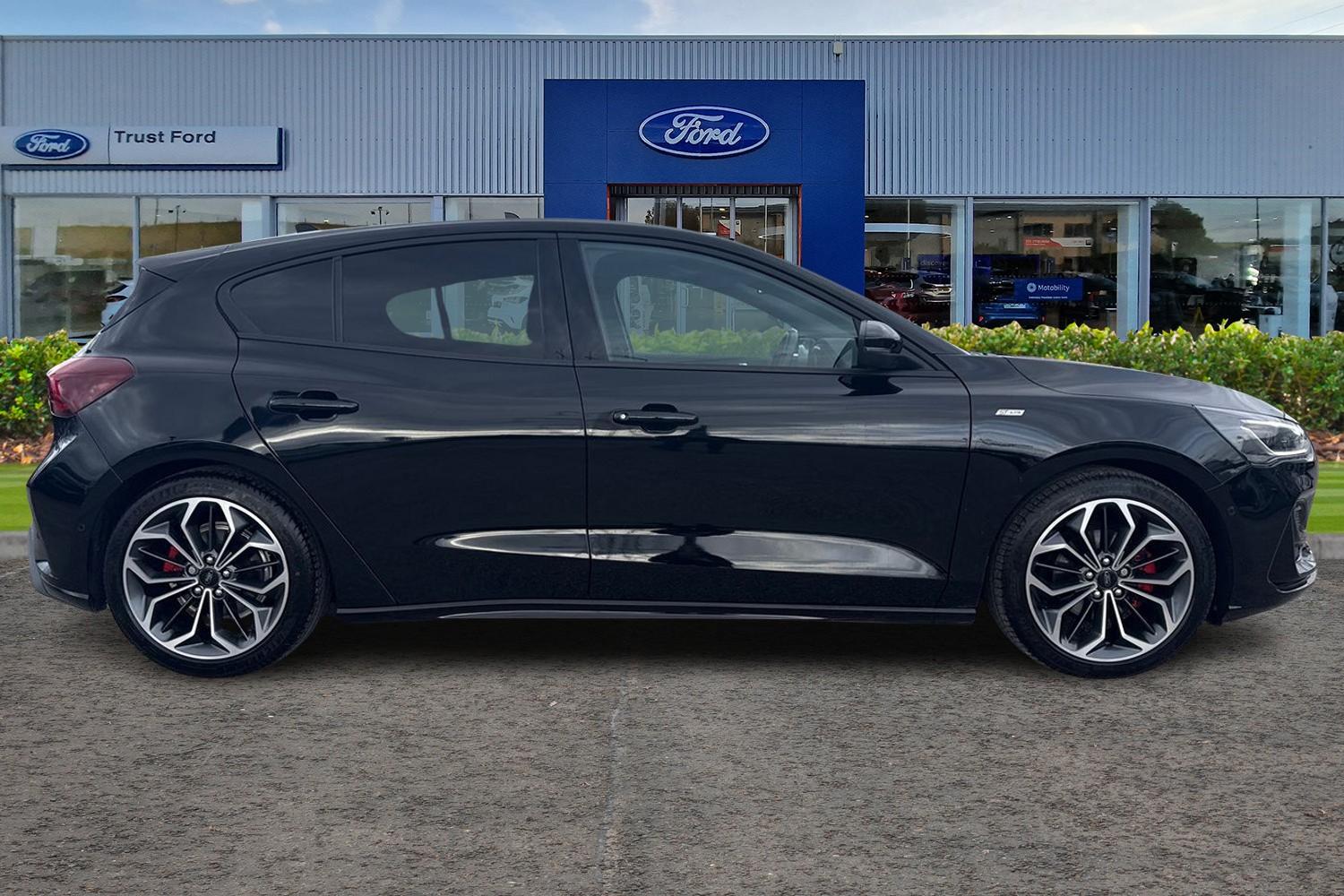 Ford FOCUS Photo 2