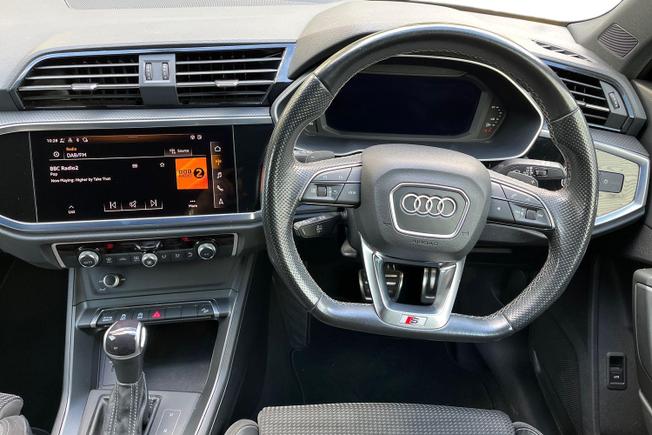 Audi Q3 Photo 12
