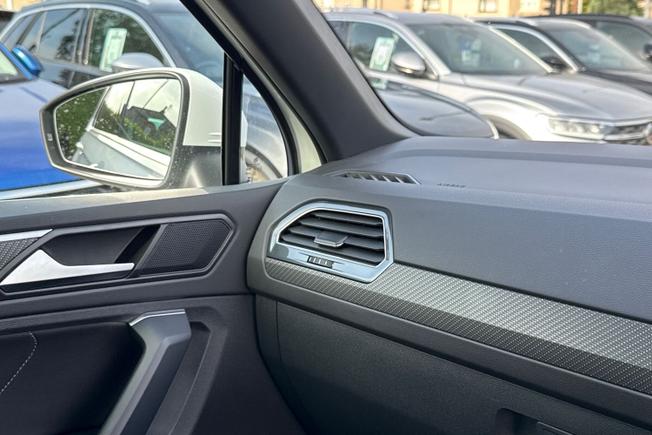 VOLKSWAGEN Tiguan Photo 29