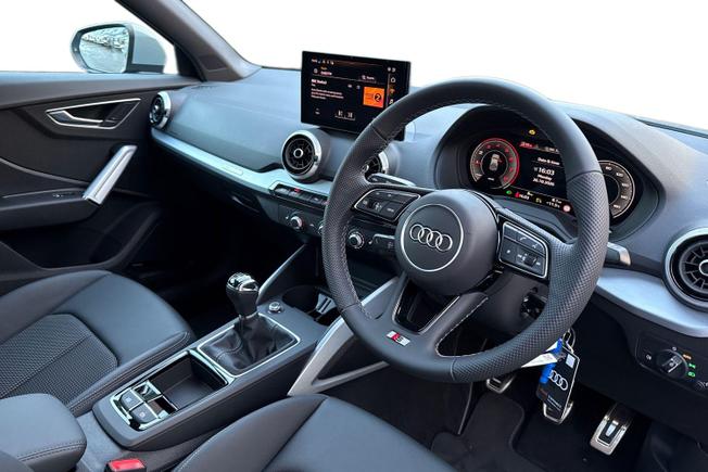 AUDI Q2 Photo 6