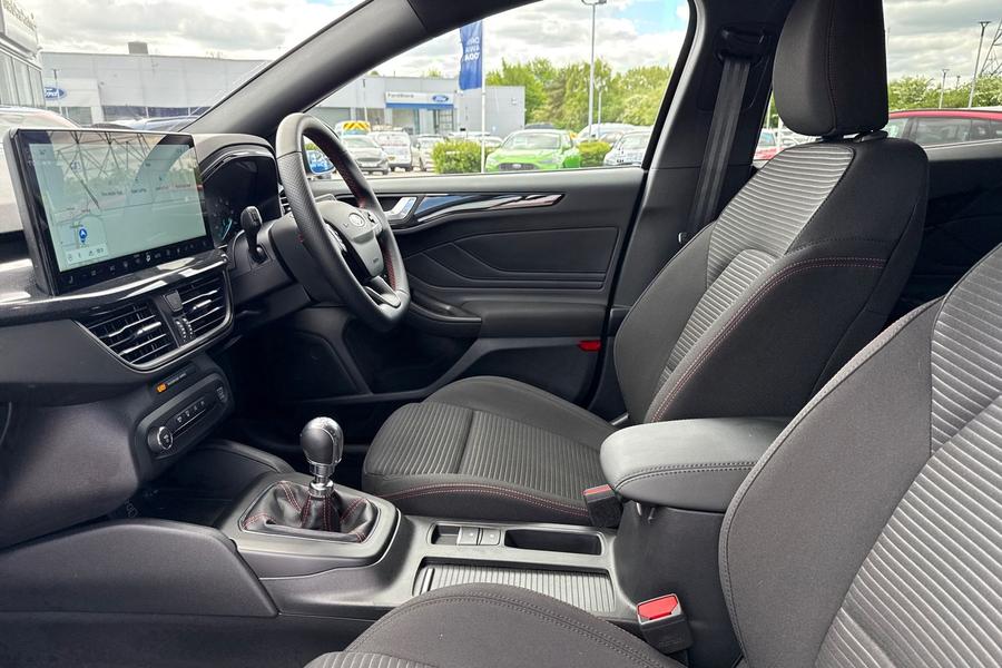Ford FOCUS Photo autoimg-4648d07680add9d36c4562d29a69bdc4cc90523e.jpg