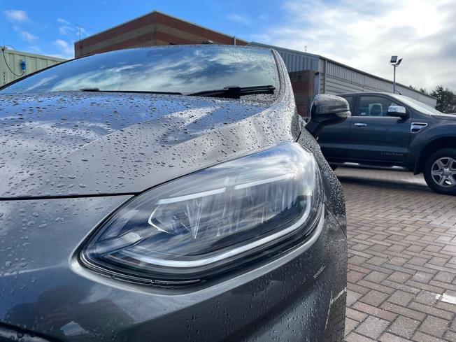 FORD Fiesta Photo 31