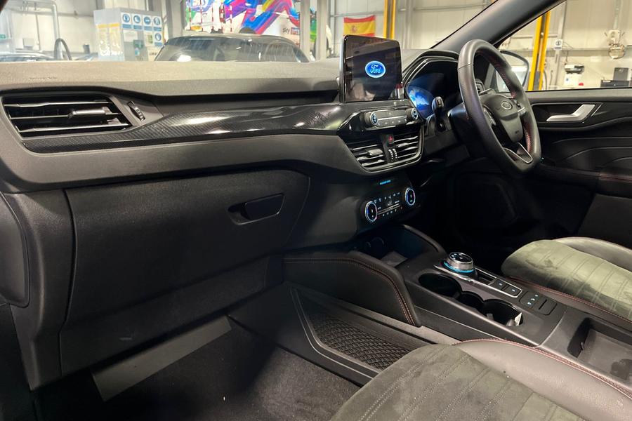 Ford KUGA Photo autoimg-464d2b37956087e03d3b78b8396f467031a0ce1f.jpg