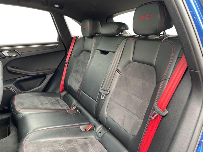 PORSCHE Macan Photo 9