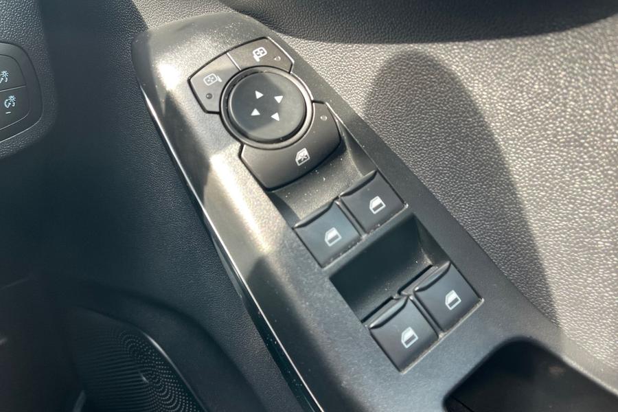 Ford Fiesta Photo autoimg-465443ddc58d6756e3c5f2292fc2fc331811ec2c.jpg