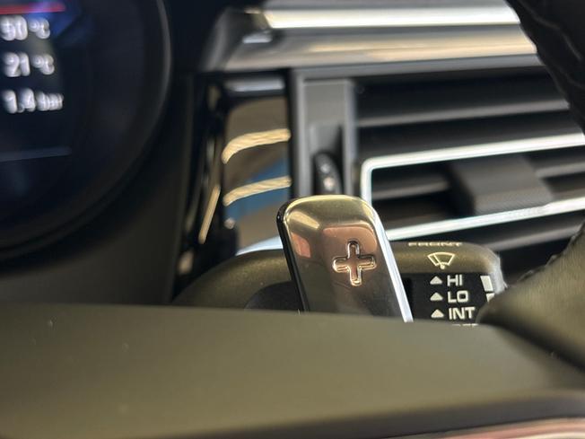 PORSCHE Macan Photo 39