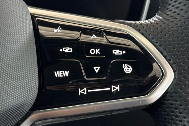 VOLKSWAGEN Touareg Photo 17