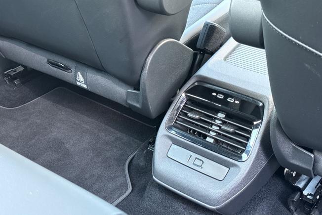 Volkswagen ID.4 Photo 32