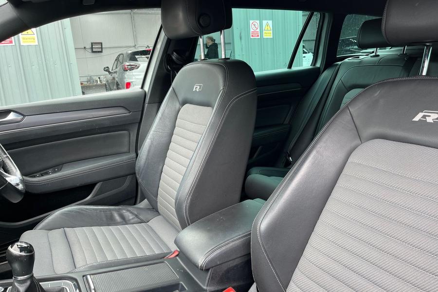 Volkswagen PASSAT Photo autoimg-466418b76ae67636f8f7365b16371a35c9d1686a.jpg
